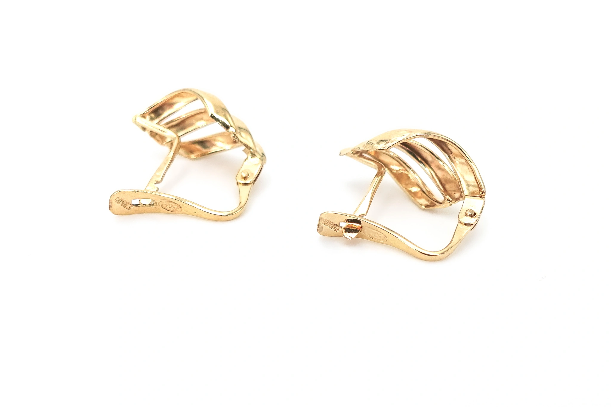 Pendiente de oro 18K — vista alternativa