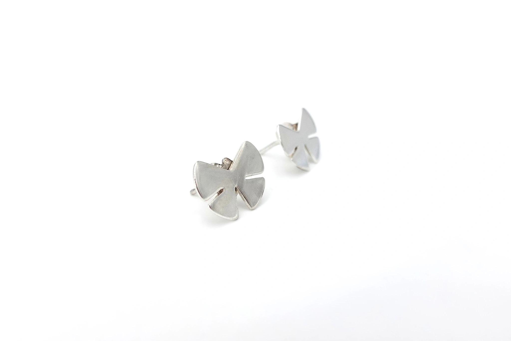Pendientes forma de lazo de plata 925 — vista alternativa