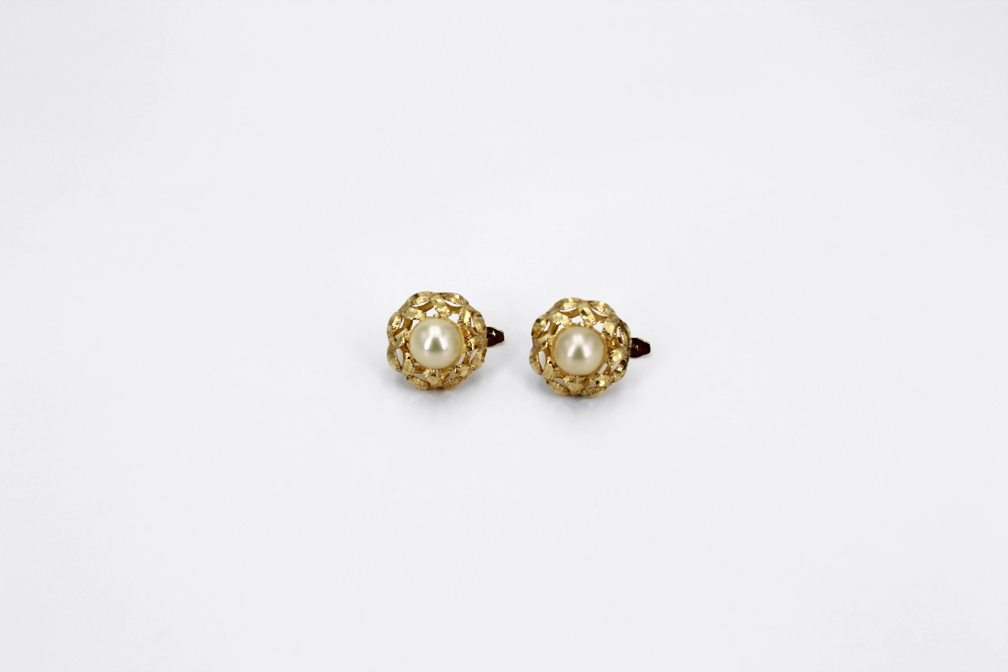 Pendientes forma floral de oro 18K