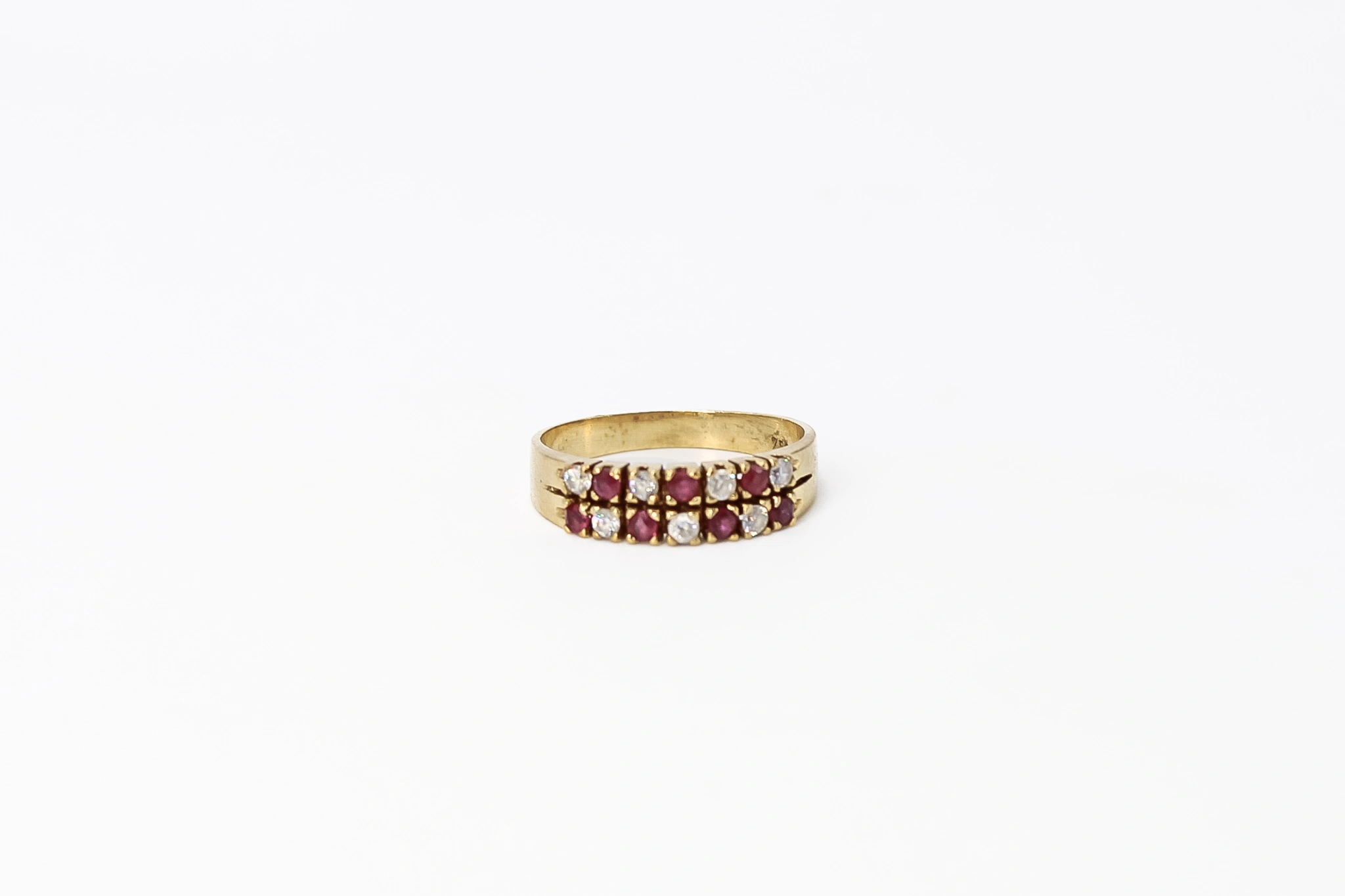 Anillo de oro 18K con piedras de color