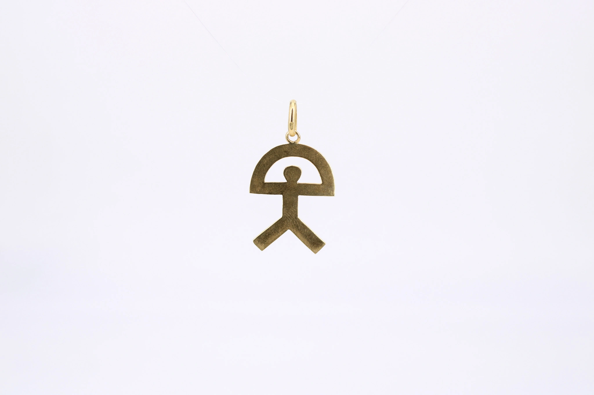 Colgante de oro 18K con diseño geométrico minimalista