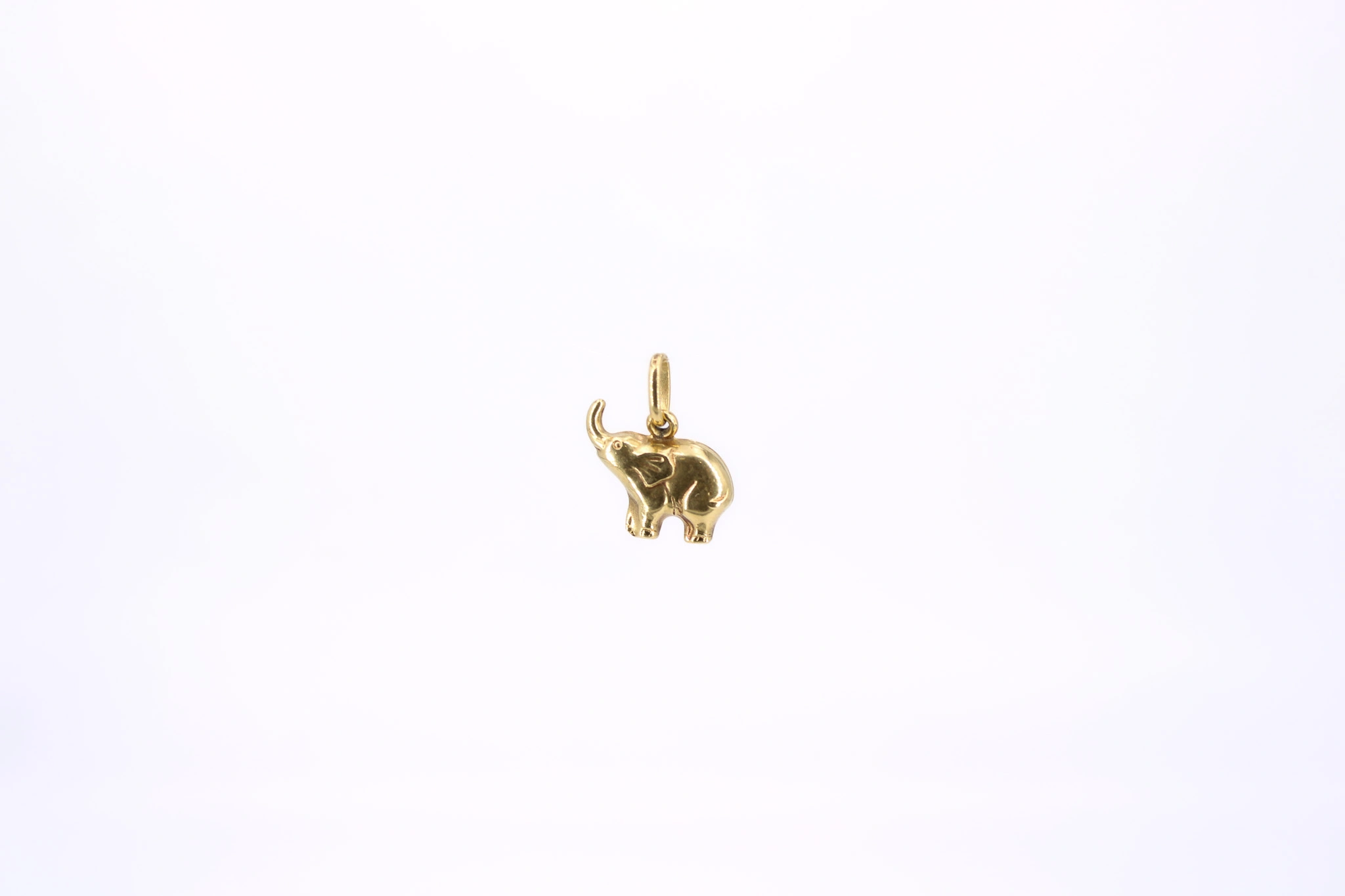 Colgante de elefante de oro 18K