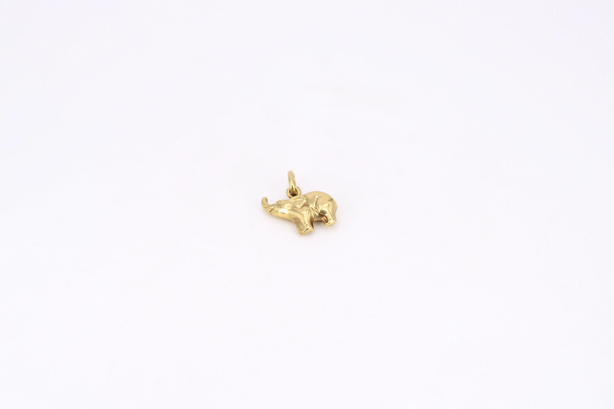 Colgante de elefante de oro 18K — vista alternativa