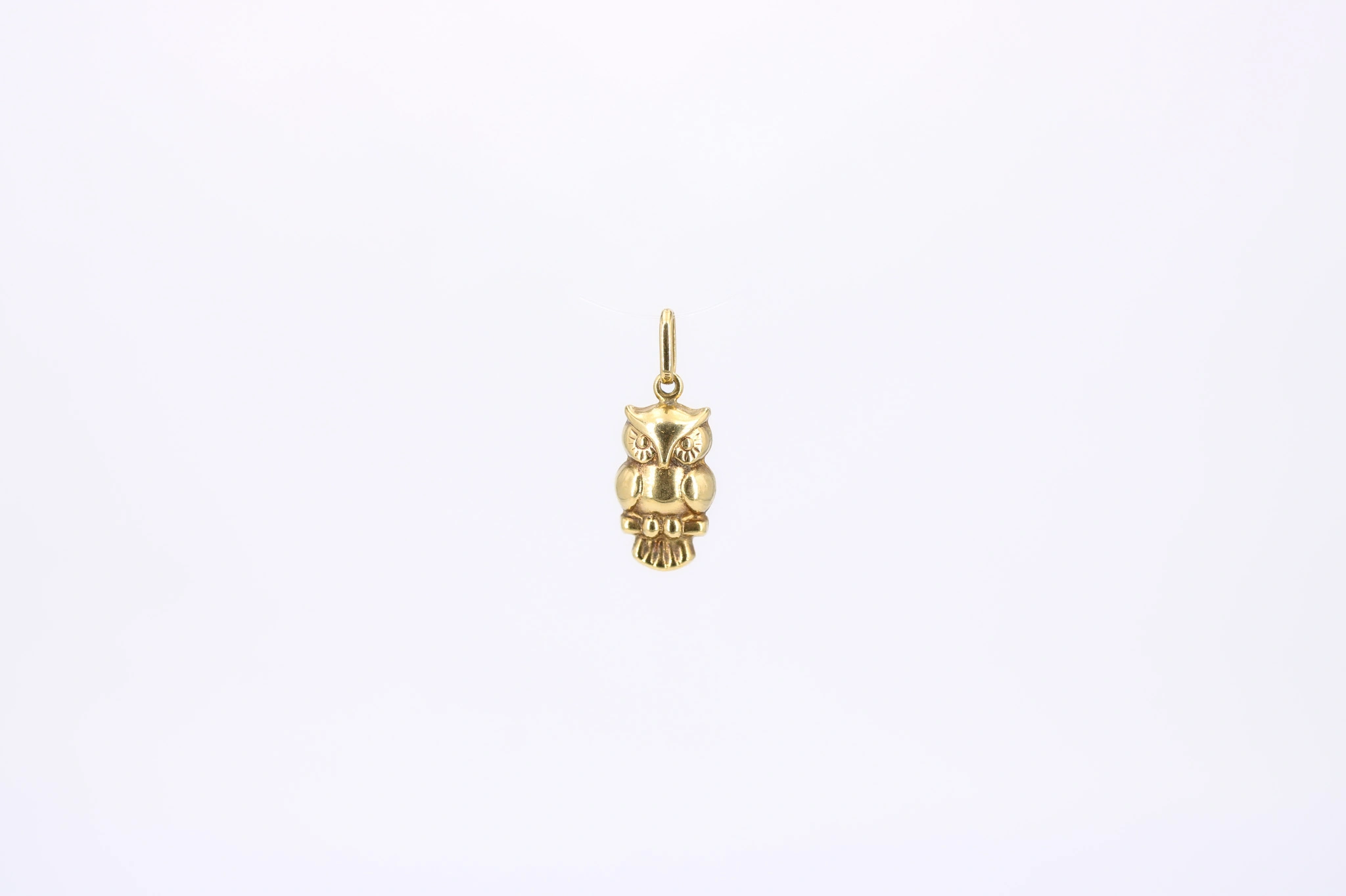 Colgante forma de búho de oro 18K