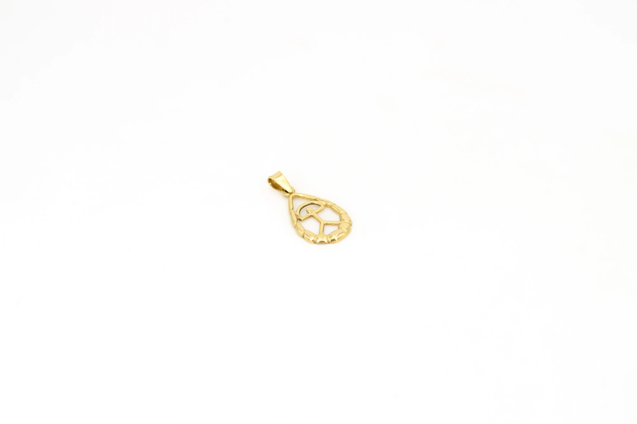 Colgante de oro con cruz 18K — vista alternativa