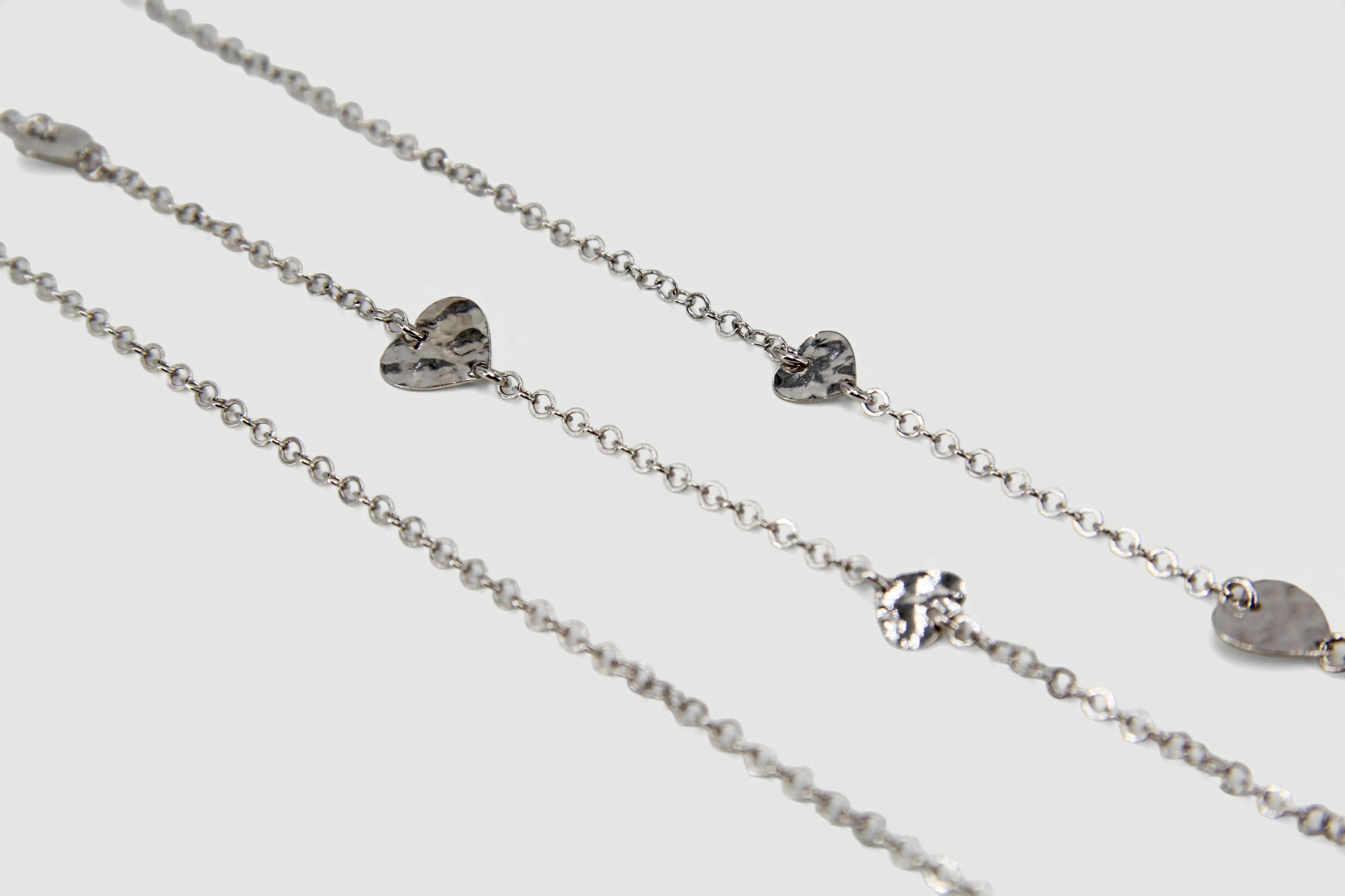 Gargantilla de plata 925 con corazones y perlas — vista alternativa