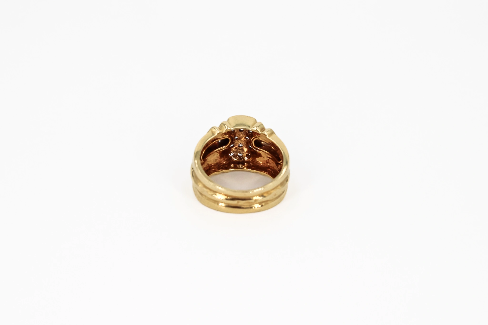 Anillo de oro 18K con panel rectangular pavimentado — vista alternativa